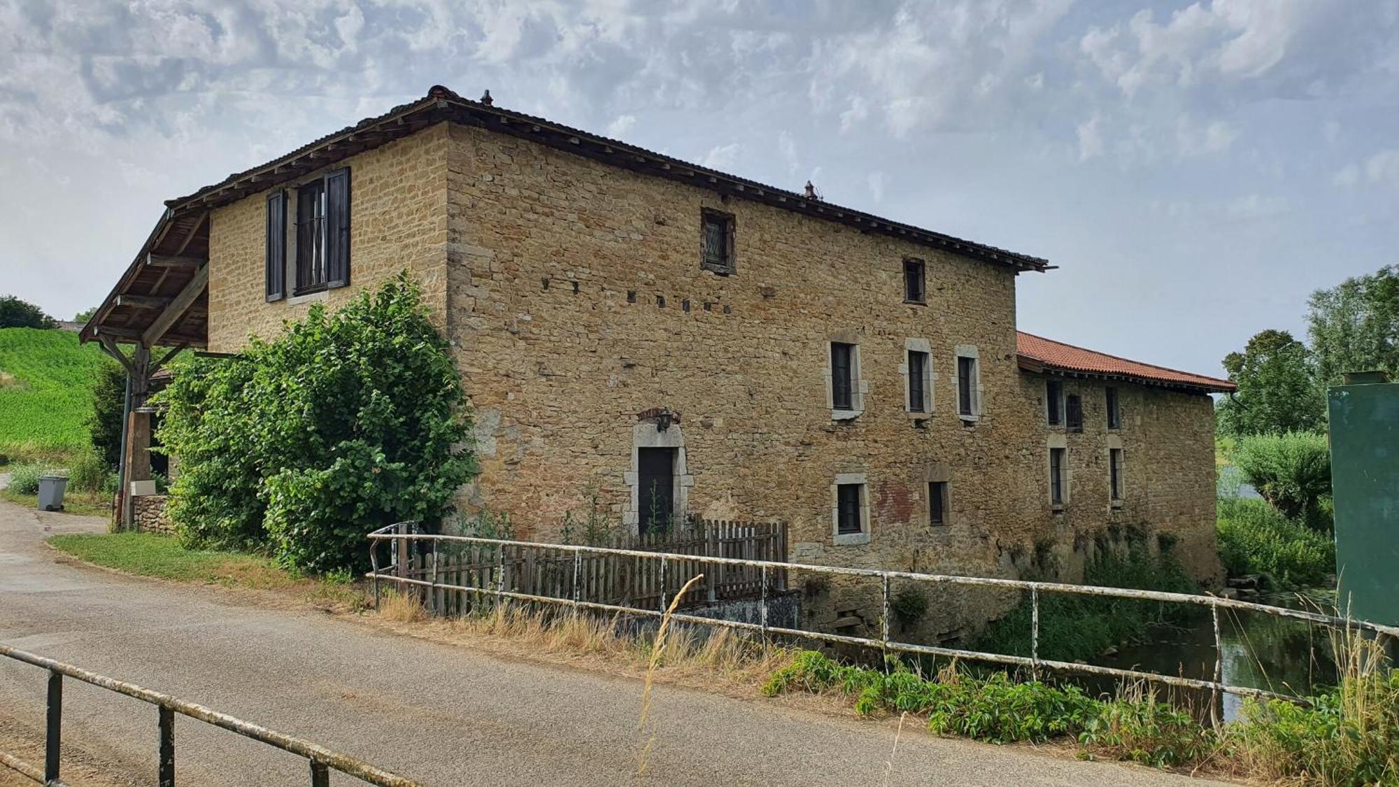 Le Moulin Du Fay Bed and Breakfast Villemotier Esterno foto